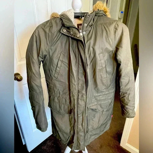 Levi Strauss & Co. Woman’s Utility Style Army Green Fur Hood Jacket Extra Smal - Picture 1 of 9
